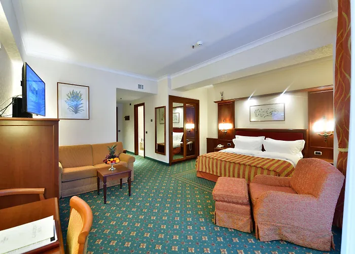 Lux Garden Hotel