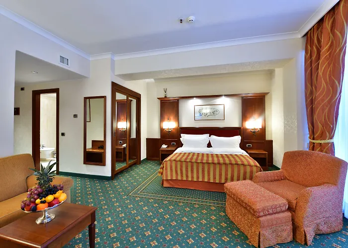 Lux Garden Hotel
