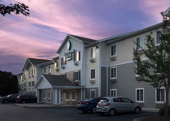 Woodspring Suites Spartanburg - Duncan