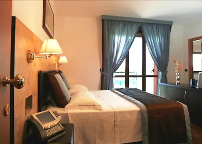 Air Hotel