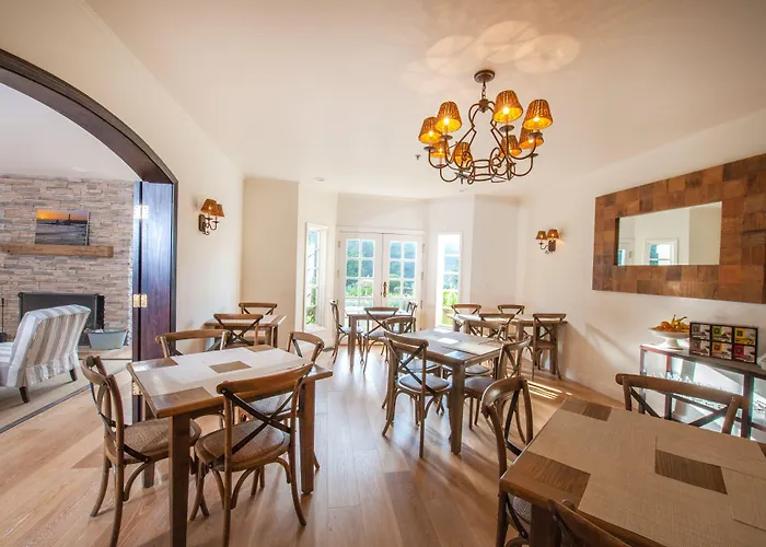 Seal Cove Inn