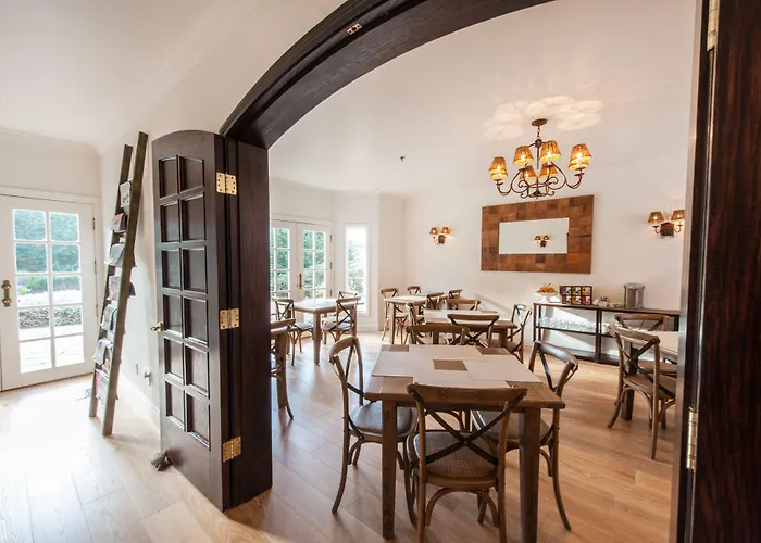 Seal Cove Inn