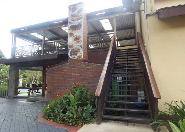 Elephant Lake Hotel