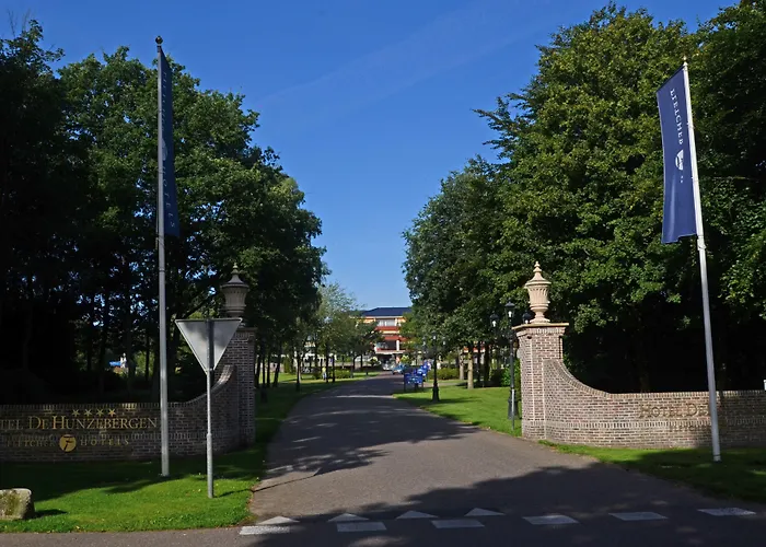 Fletcher Familiehotel De Hunzebergen