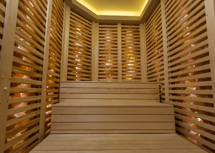 Révész Hotel, Restaurant&Rosa Spa