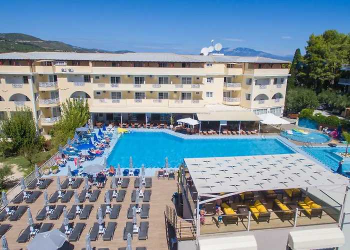 Koukounaria Hotel&Suites