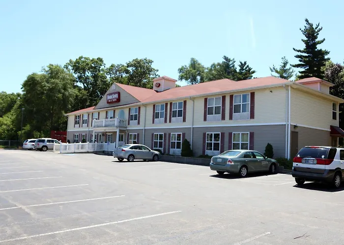 Hometown Inn & Suites