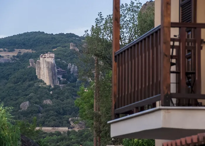 Hotel Doupiani House