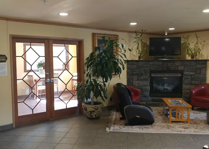 Palace Inn & Suites