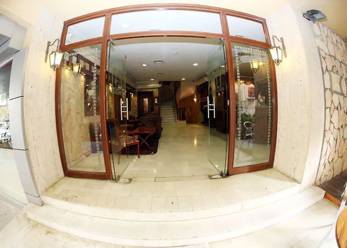 Le Marly Hotel