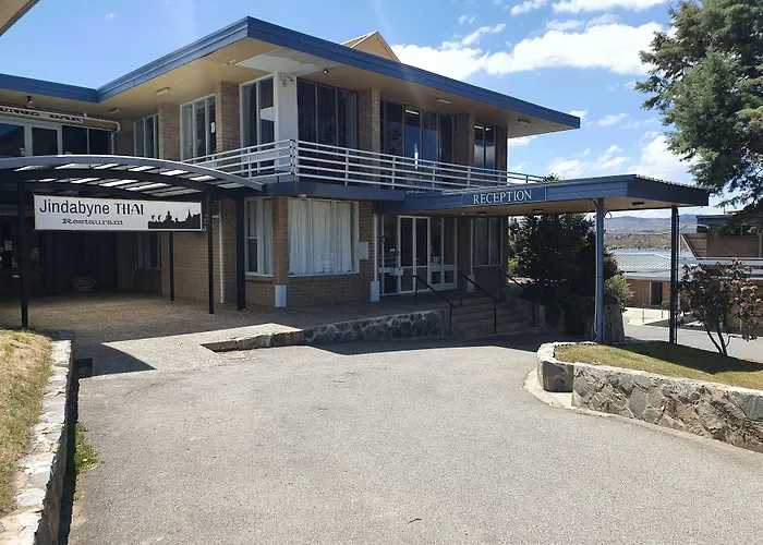 Lake Jindabyne Hotel