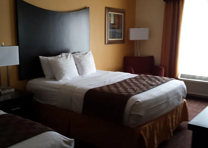 Paradise Inn & Suites