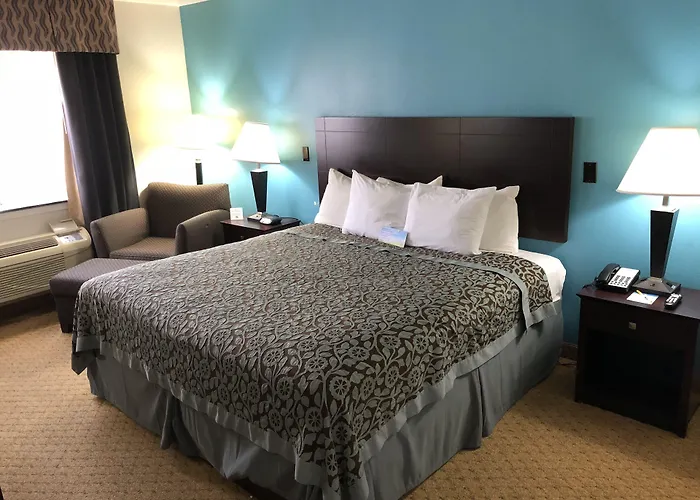 Days Inn & Suites By Wyndham Conroe North