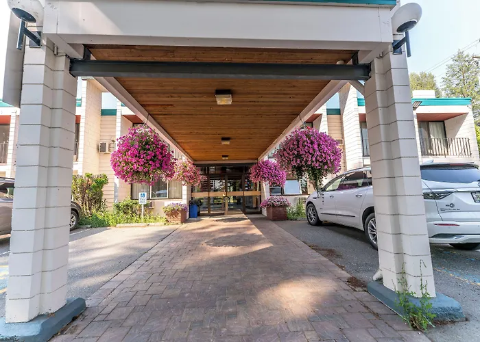 Prestige Riverside Lodge Quesnel
