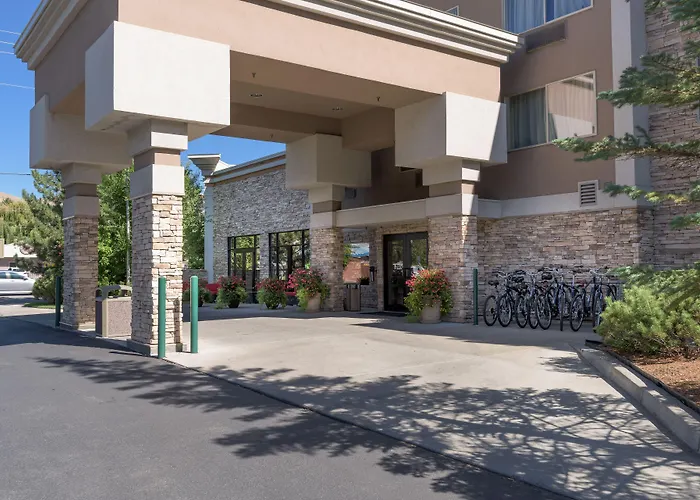 Wood River Inn & Suite