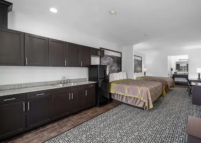 Super 8 By Wyndham Carthage Tx