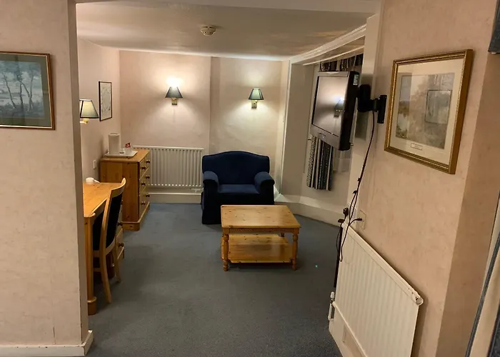 Yelf'S Hotel