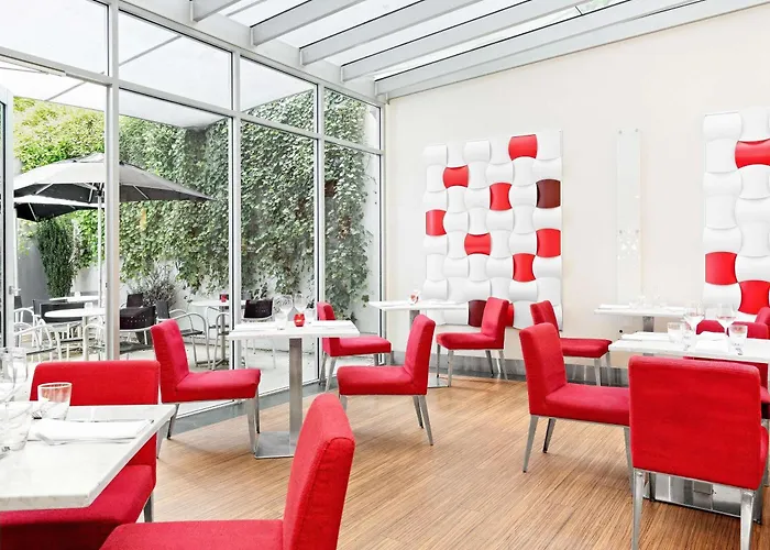 Mantra Charles Hotel