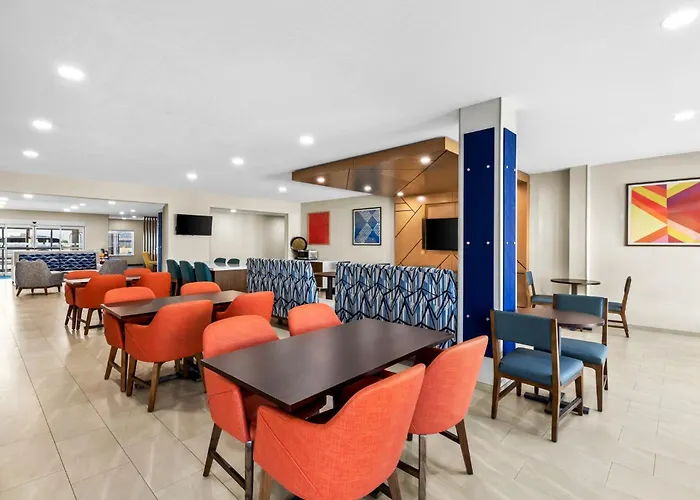 Holiday Inn Express Hotel & Suites Council Bluffs - Convention Center Area By Ihg