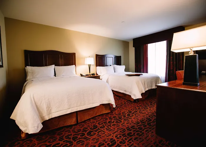Hampton Inn & Suites Minot