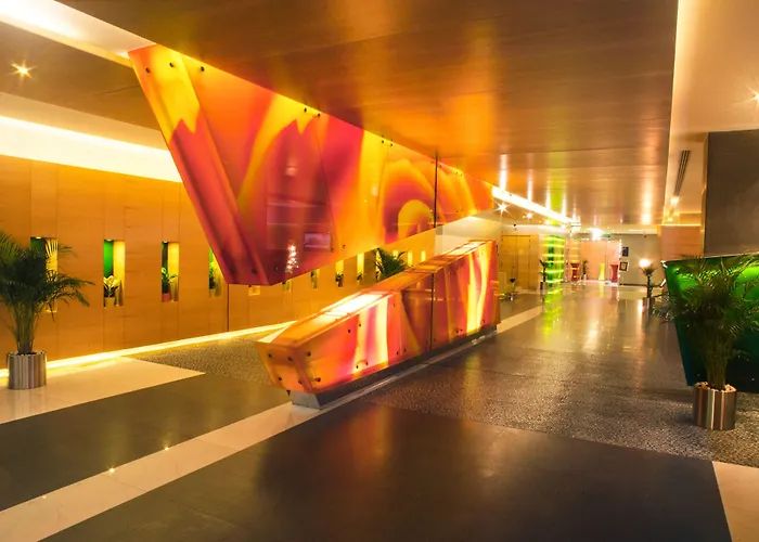 Al Khoory Executive Hotel, Al Wasl