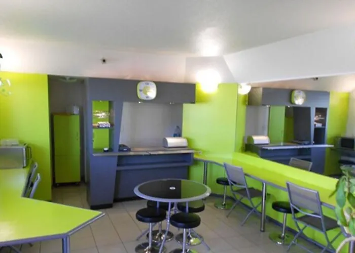 Lemon Hotel