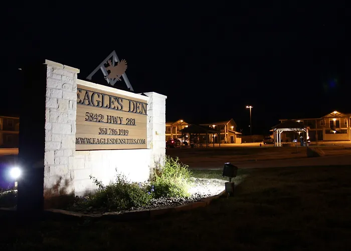 Eagle'S Den Suites Carrizo Springs A Travelodge By Wyndham
