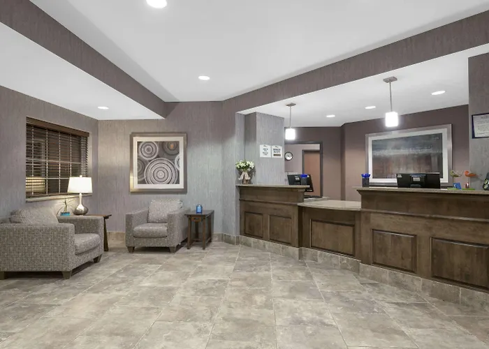 Baymont By Wyndham Minot
