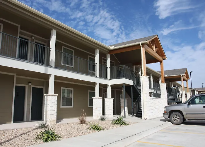 Eagle'S Den Three Rivers Texas A Travelodge By Wyndham