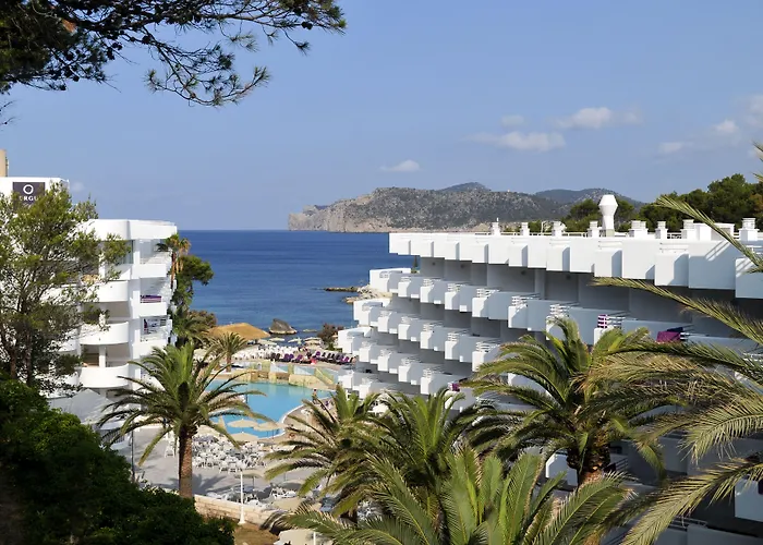 FERGUS Style Cala Blanca Suites