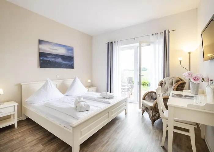 Hotel Pharisaeerhof - Das Hundehotel Auf Nordstrand Mit Restaurant Und Cafe