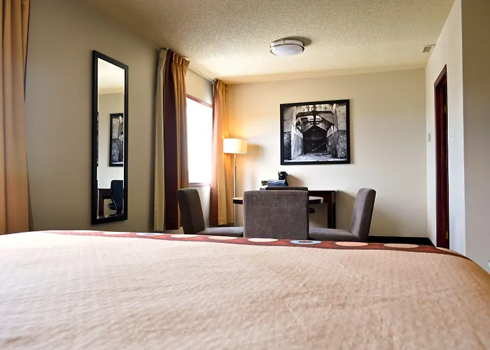 Super 8 By Wyndham Fox Creek