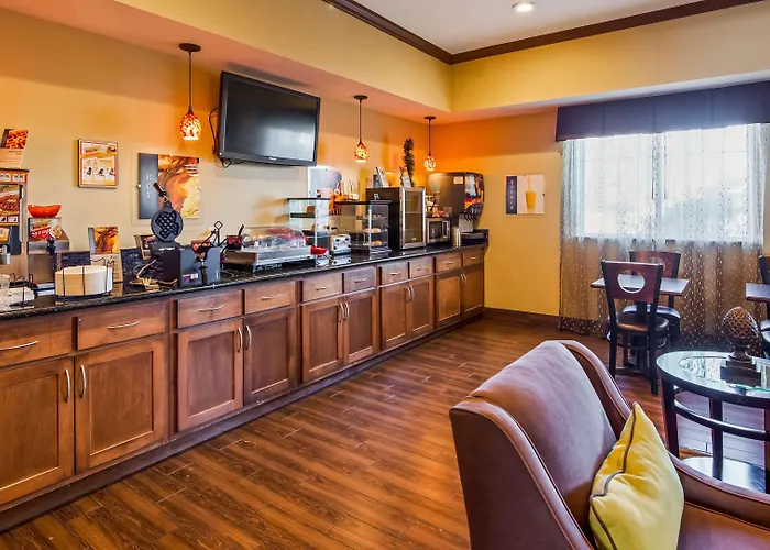 Best Western Plus Seminole Hotel & Suites
