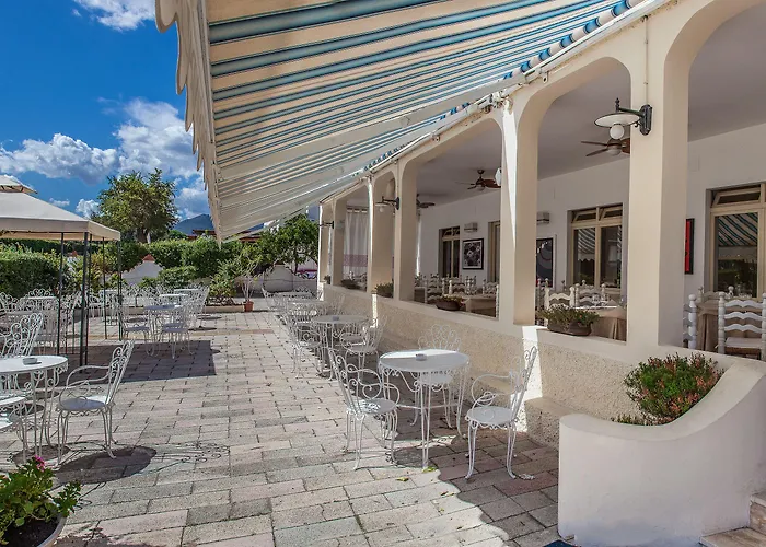 Hotel Sandalyon