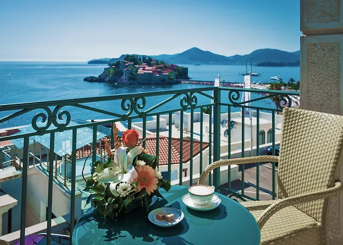 Azimut Hotel