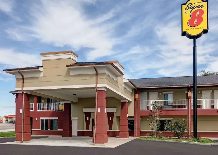 Super 8 By Wyndham Karnes City