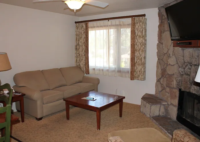 Getaways At Snow Lake Lodge