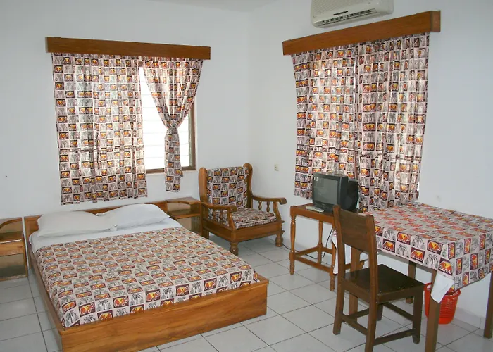Hotel Aurore Lome