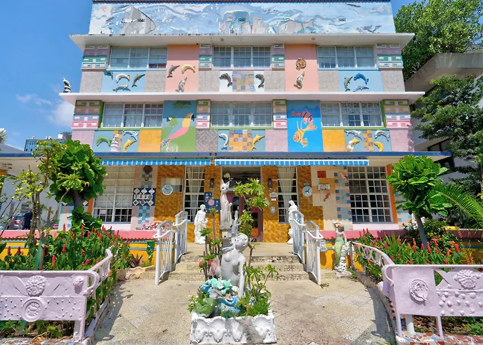 James Hotel