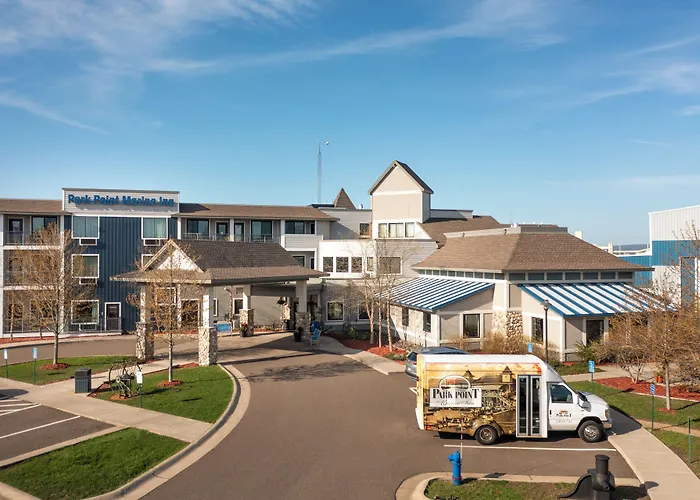 Park Point Marina Inn