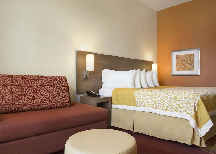 Days Inn & Suites By Wyndham Belmont