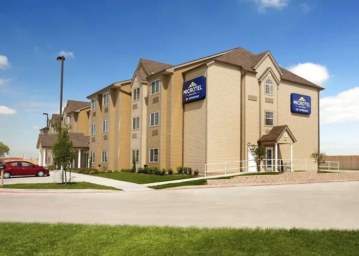 Microtel Inn & Suites By Wyndham Kenedy Karnes City