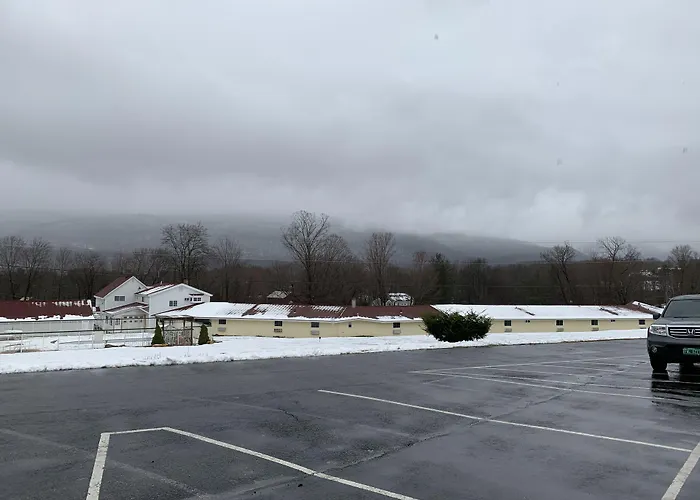 Four Winds Country Motel
