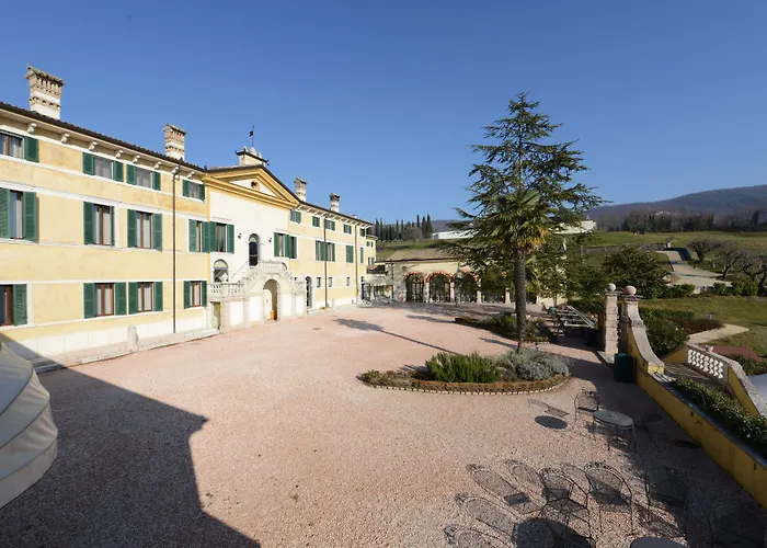Hotel Villa Cariola
