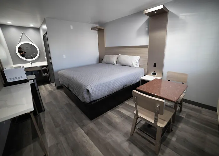 Palms Motel