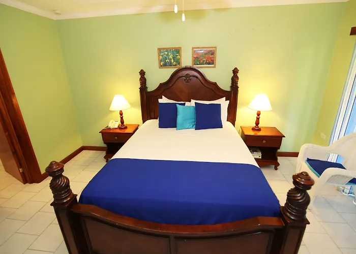 Rayon Hotel