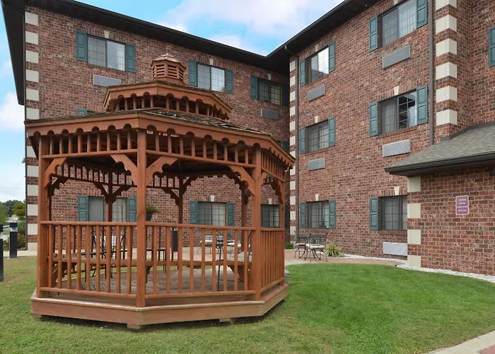 Country Hearth Inn & Suites Edwardsville