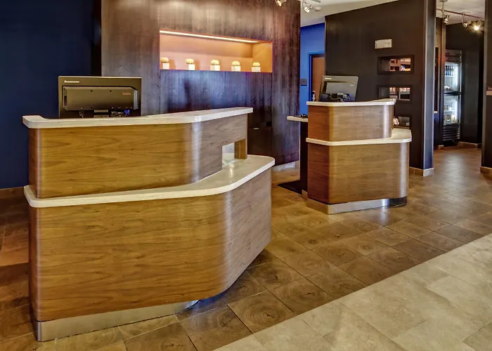 Courtyard By Marriott San Marcos