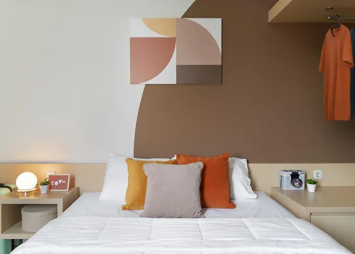 Cove Urooms Panglima Polim