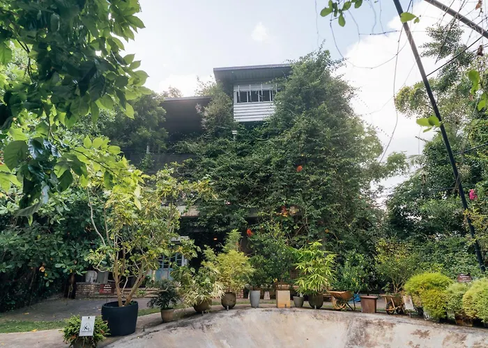 Ceylon Kingsmen Garden - Katunayake Airport Transit Hotels